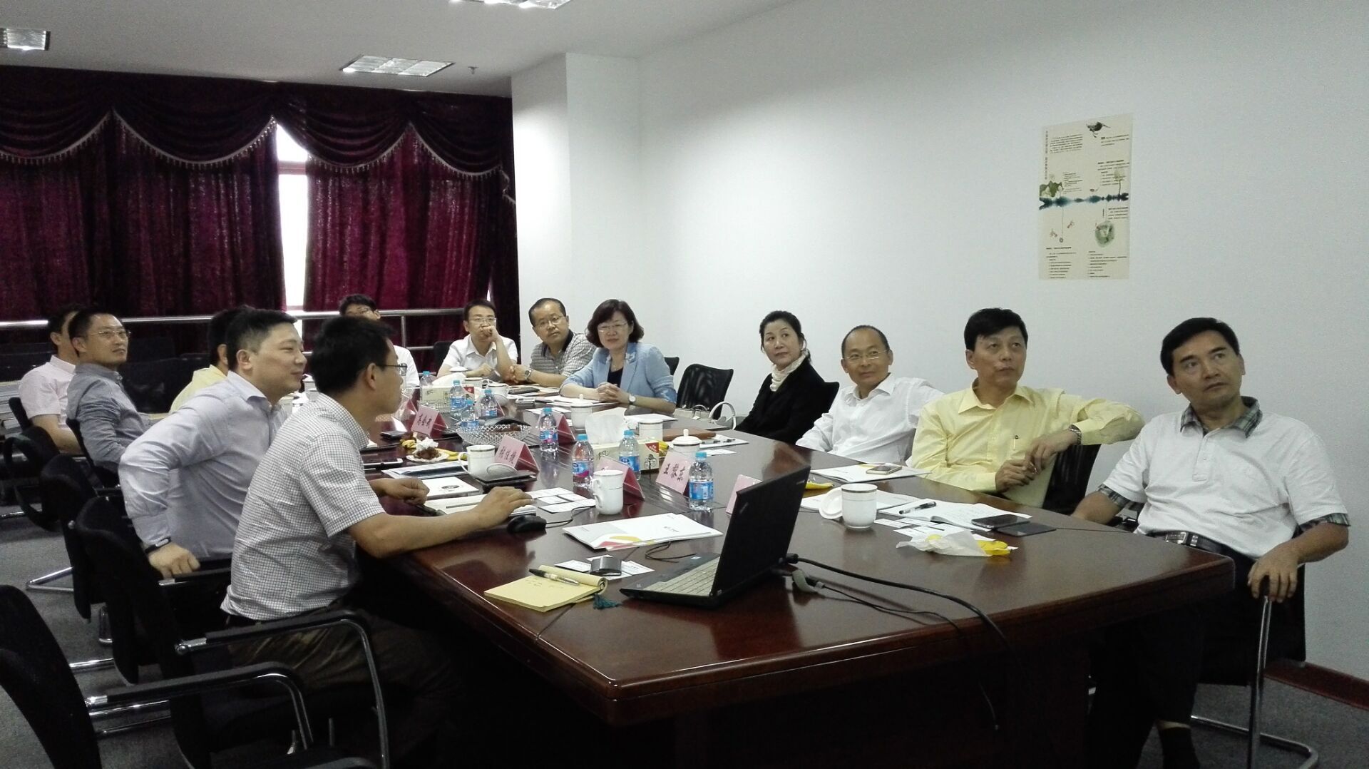 貴陽(yáng)市(shi)委(wei)常委(wei)、副市(shi)長(zhang)劉春成(cheng)一(yi)行莅臨中(zhong)安(an)科(ke)股份參觀訪問